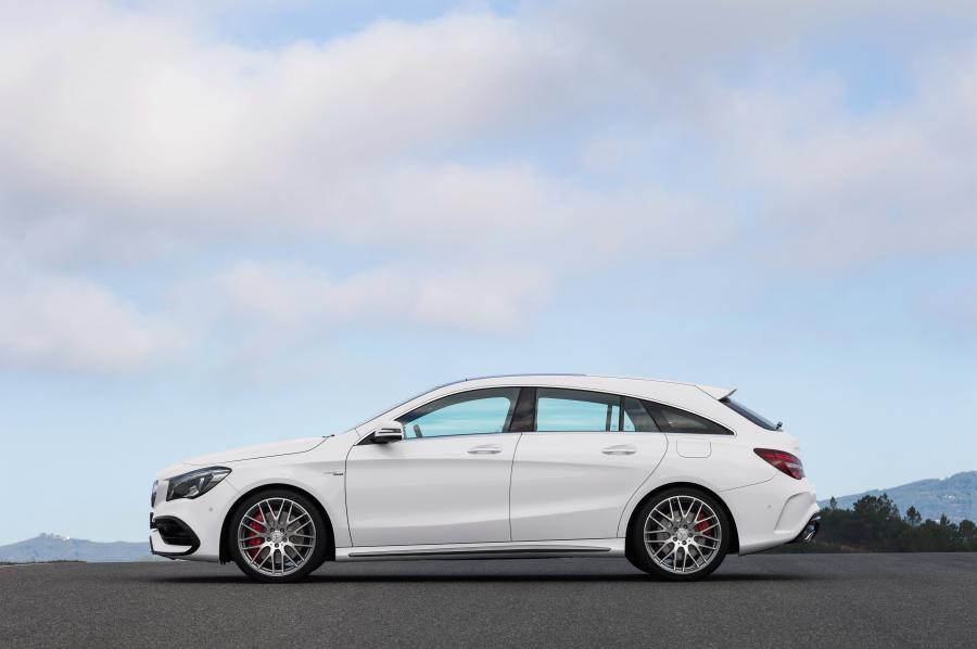  Mercedes-AMG CLA45 4Matic Shooting Brake 2016 года  (фото 9 из 12)